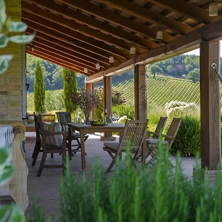 In Mit Grossem Garten Holiday home Matelica